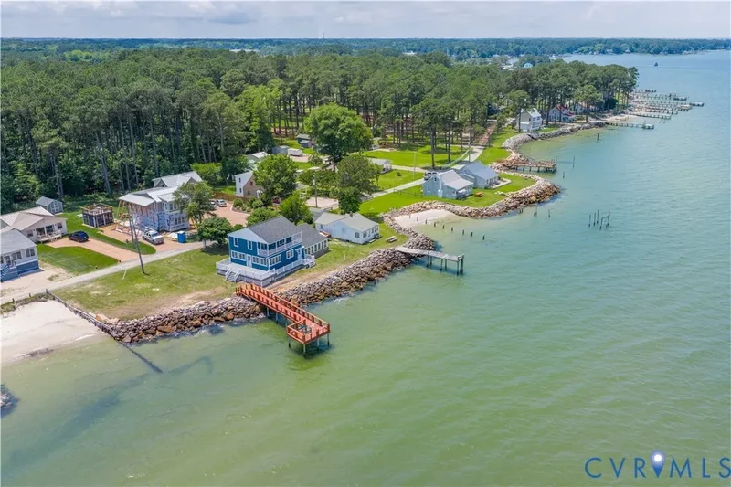 154 Riverside Drive, Deltaville, Virginia, United States. - Photo 12