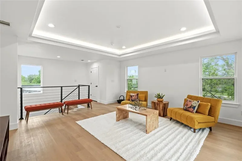 219 S Henderson Avenue, Dallas, Texas, United States. - Photo 23
