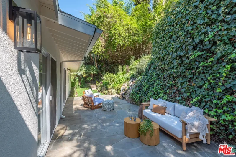 2206 Outpost Drive, Los Angeles, California, United States. - Photo 21