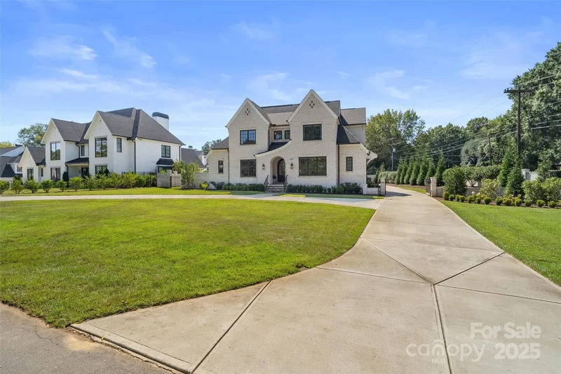 2147 Sharon Avenue , Charlotte, NC 28211, Charlotte, North Carolina, United States. - Photo 3