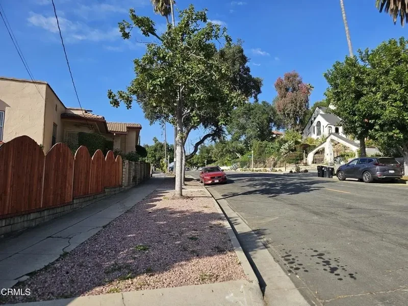 2320 Hill Drive, Los Angeles, California, United States. - Photo 33
