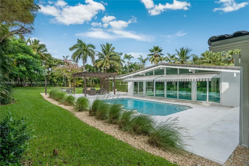 12220 Pine Needle Ln, Coral Gables, Florida, United States. - Photo 42