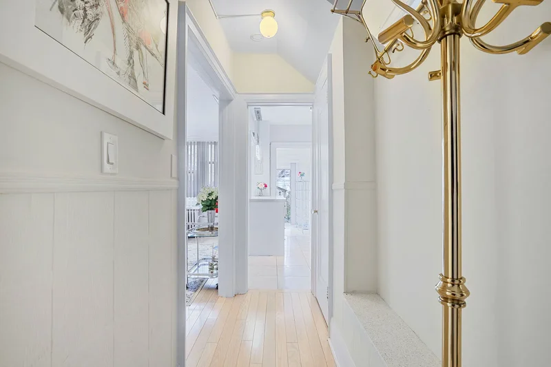 12 Belsize Dr, Toronto, ON M4S 1L4, Toronto, Ontario, Canada. - Photo 5