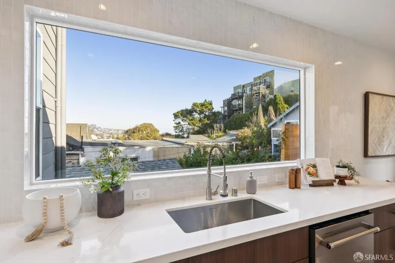 89 Naples Street, San Francisco, California, United States. - Photo 26