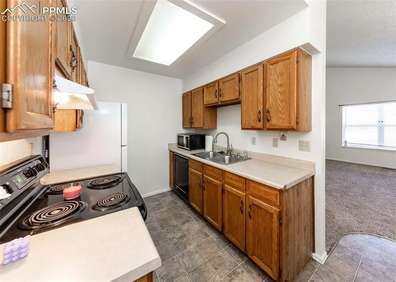 997 Magnolia Street, Colorado Springs, CO 80907, Colorado Springs, Colorado, United States. - Photo 6