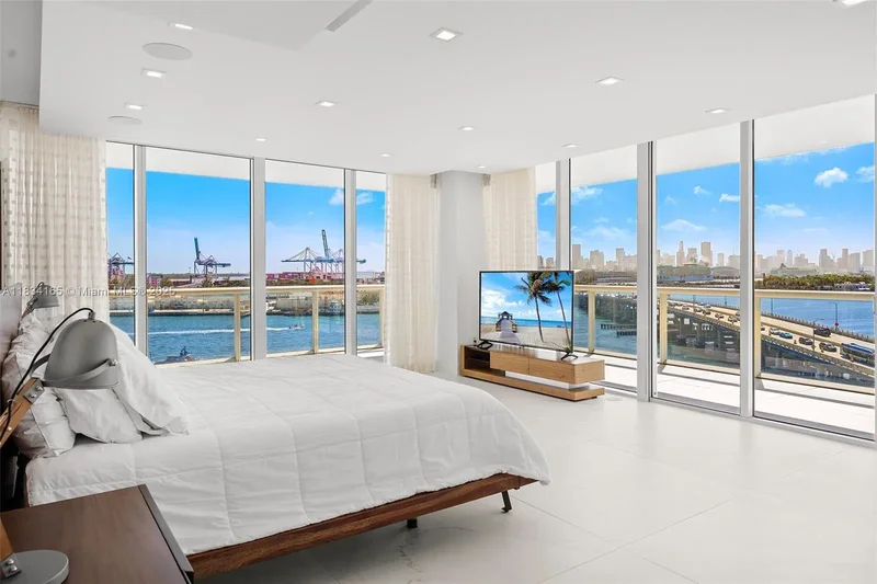 450 Alton Rd 901-902, Miami Beach, Florida, United States. - Photo 39