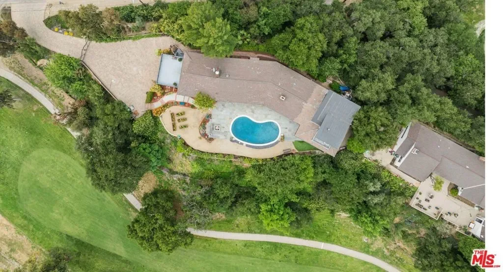 4650 Canoga Avenue, Los Angeles, California, United States. - Photo 2