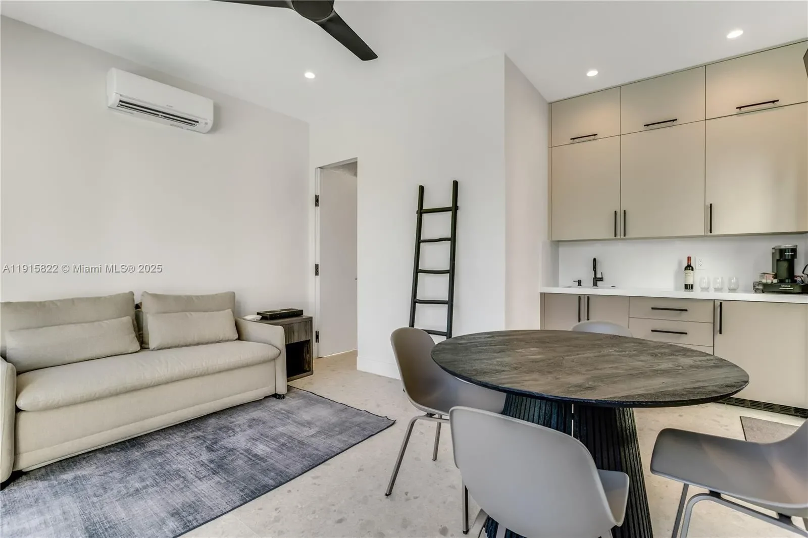 9045 Hawthorne Ave, Bal Harbour, Florida, United States. - Photo 6