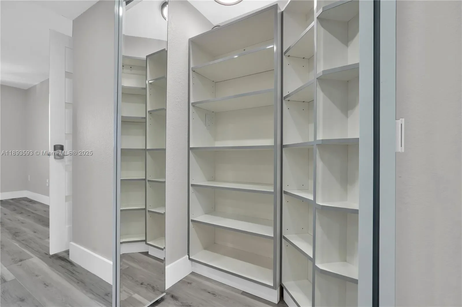 5880 Collins Ave, Miami Beach, Florida, United States. - Photo 5