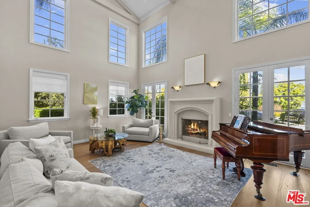 22241 Alizondo Dr, Los Angeles, California, United States. - Photo 12