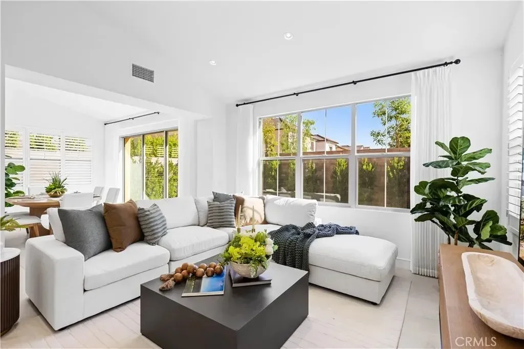 106 Albero, Irvine, California, United States. - Photo 8