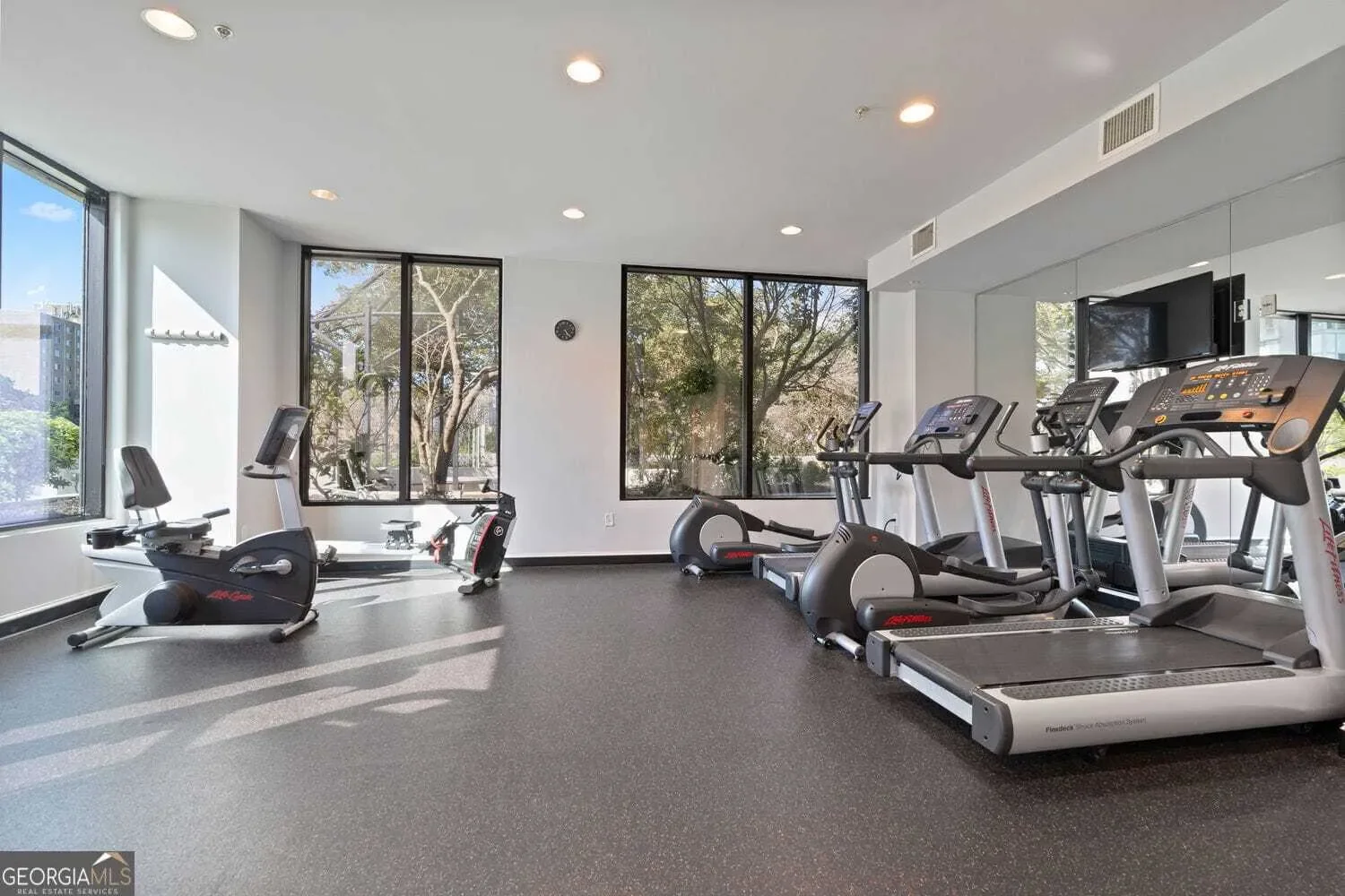 2828 Peachtree Road NW, Atlanta, Georgia, United States. - Photo 52