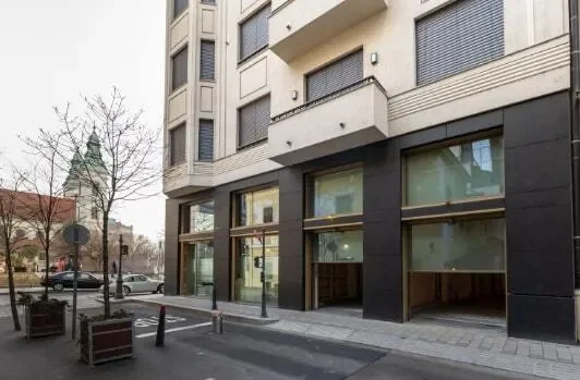 Exterior photo 2