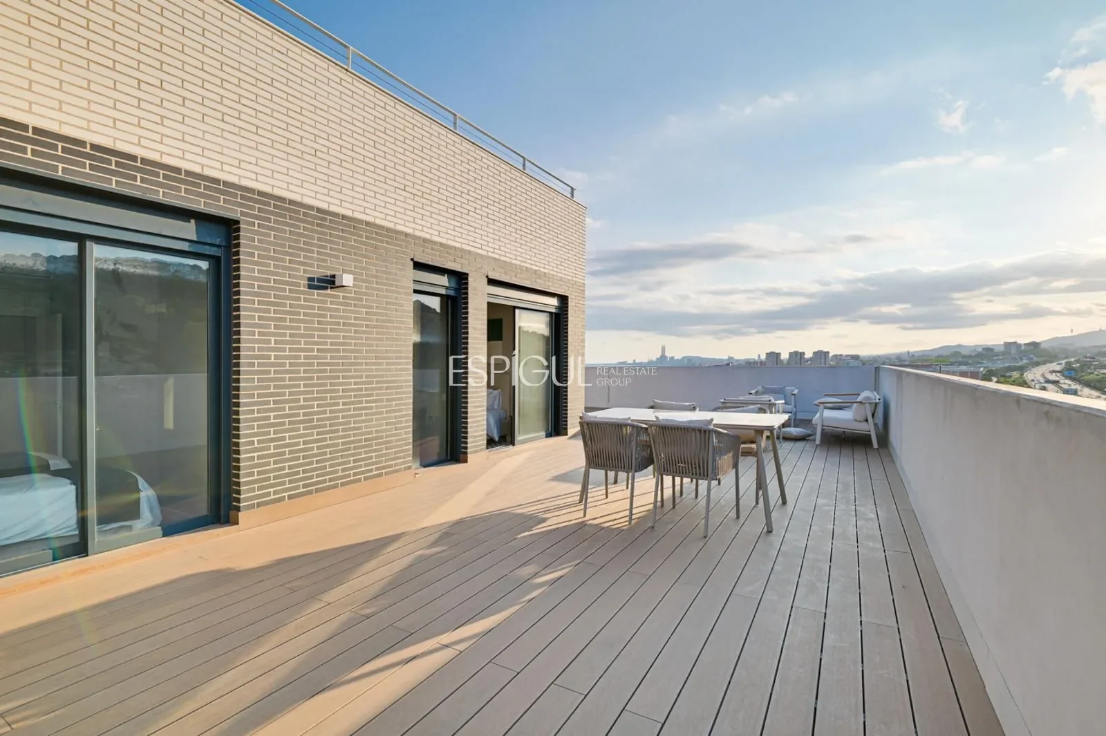 Exterior photo 7