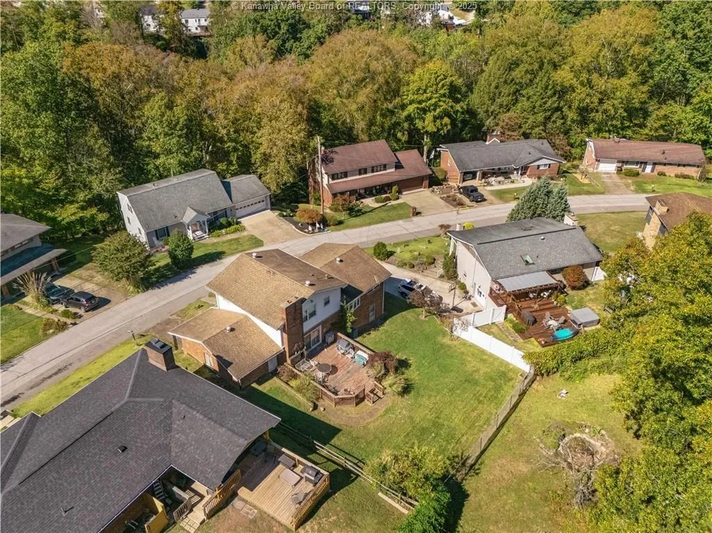 822 Whispering Way, South Charleston, WV 25303, Charleston, West Virginia, United States. - Photo 10