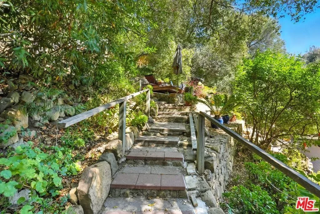 774 Old Topanga Canyon Road, Topanga, California, United States. - Photo 45