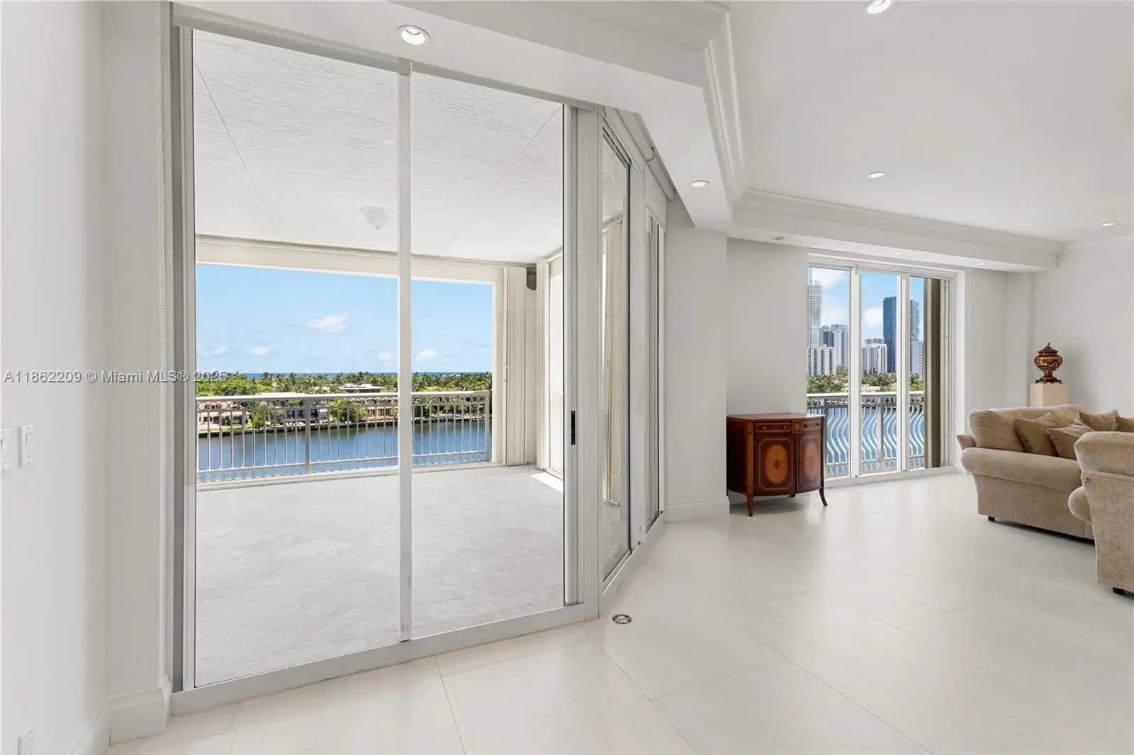 19925 NE 39th Pl 603, Aventura, Florida, United States. - Photo 3