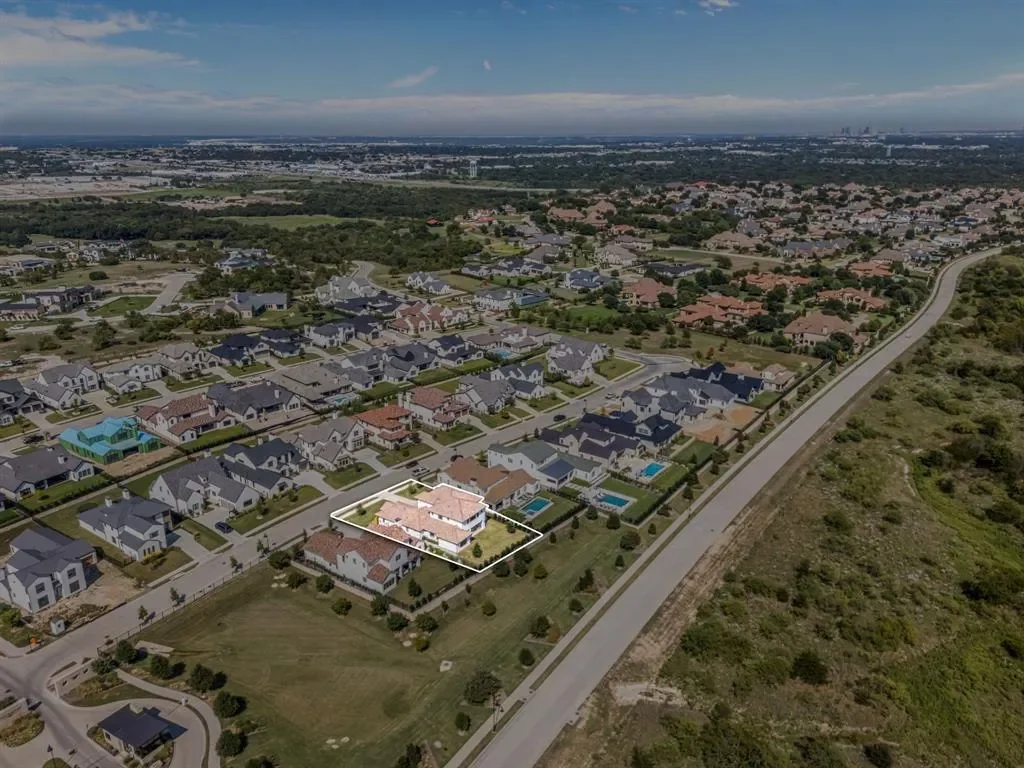 9635 Latour Lane, Fort Worth, Texas, United States. - Photo 34