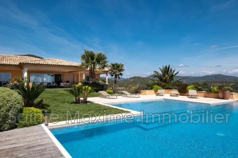 Grimaud, Provence-Alpes-Côte d'Azur, France. - Photo 3