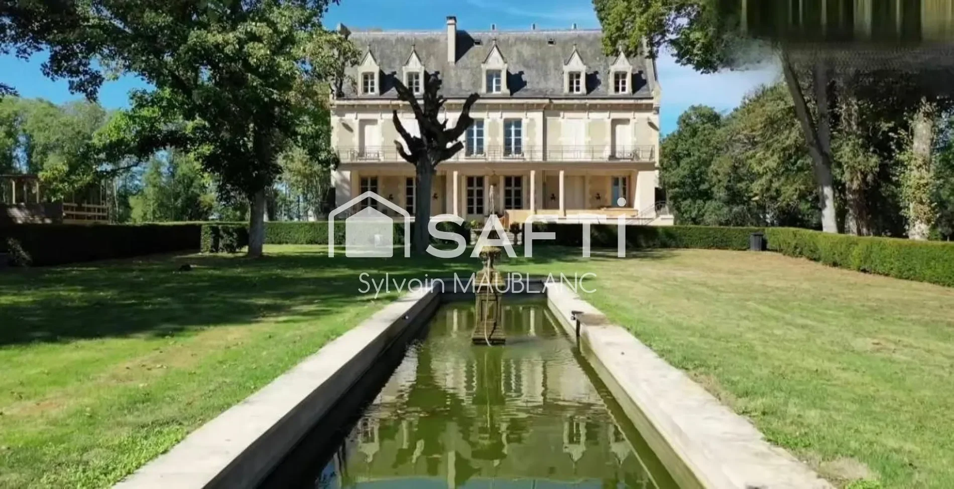 Exterior photo 3