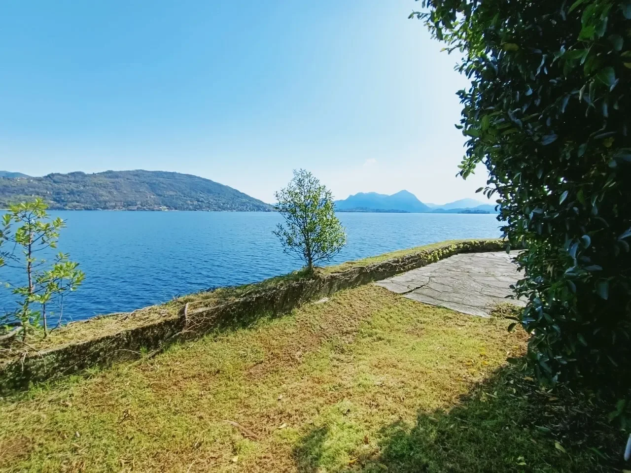 Baveno Unique Villa Directly On The Lake With Jetty And Private Garden   To Renovate