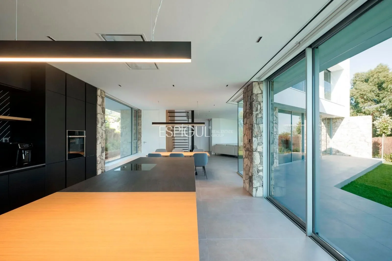 Gallery photo 1