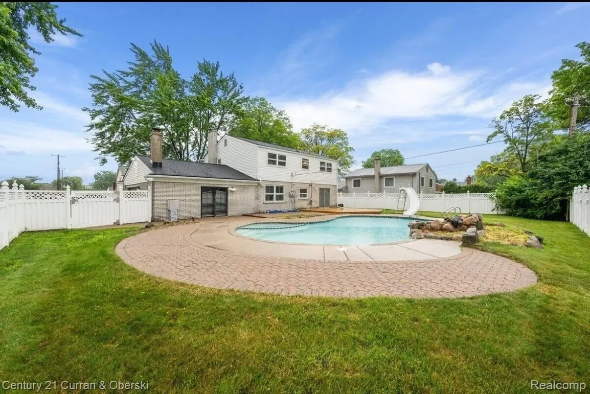 26004 Shirley Lane, Dearborn Heights, MI 48127, Dearborn, Michigan, United States. - Photo 10