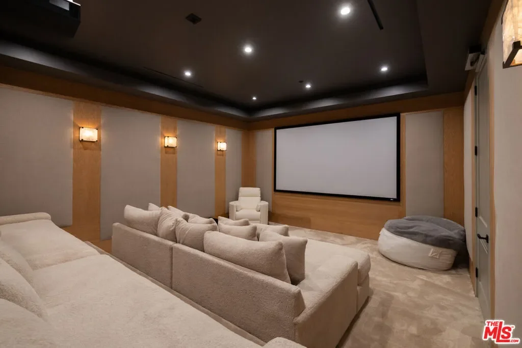 455 N Bundy Drive, Los Angeles, California, United States. - Photo 29