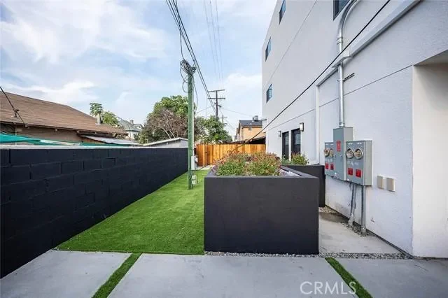 300 E 25th, Los Angeles, CA 90011, Los Angeles, California, United States. - Photo 43