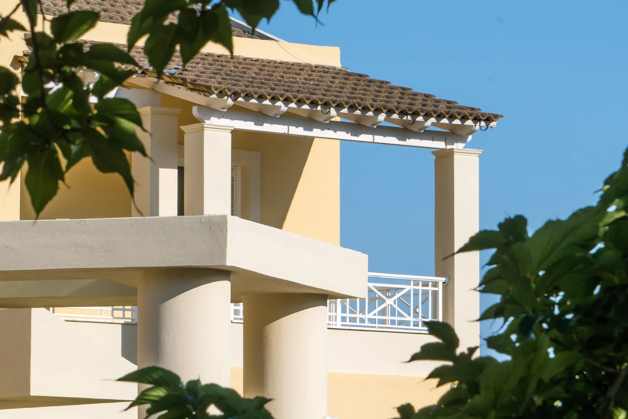 Exterior photo 6