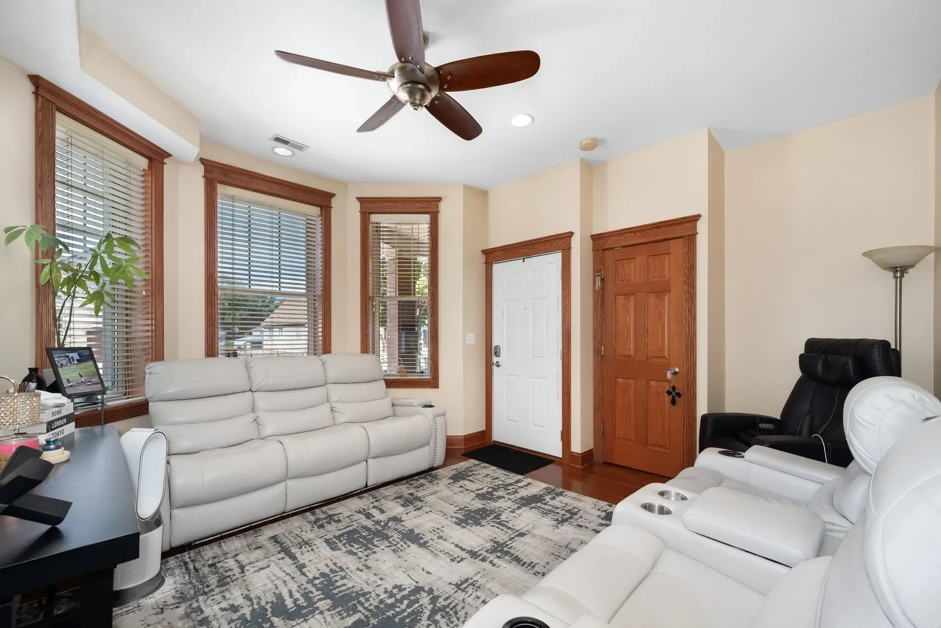 3549 S Lowe Avenue , Chicago, IL 60609, Chicago, Illinois, United States. - Photo 13
