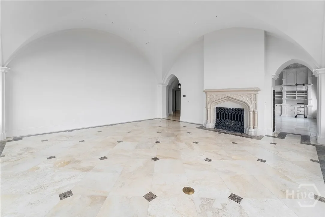 Gallery photo 1