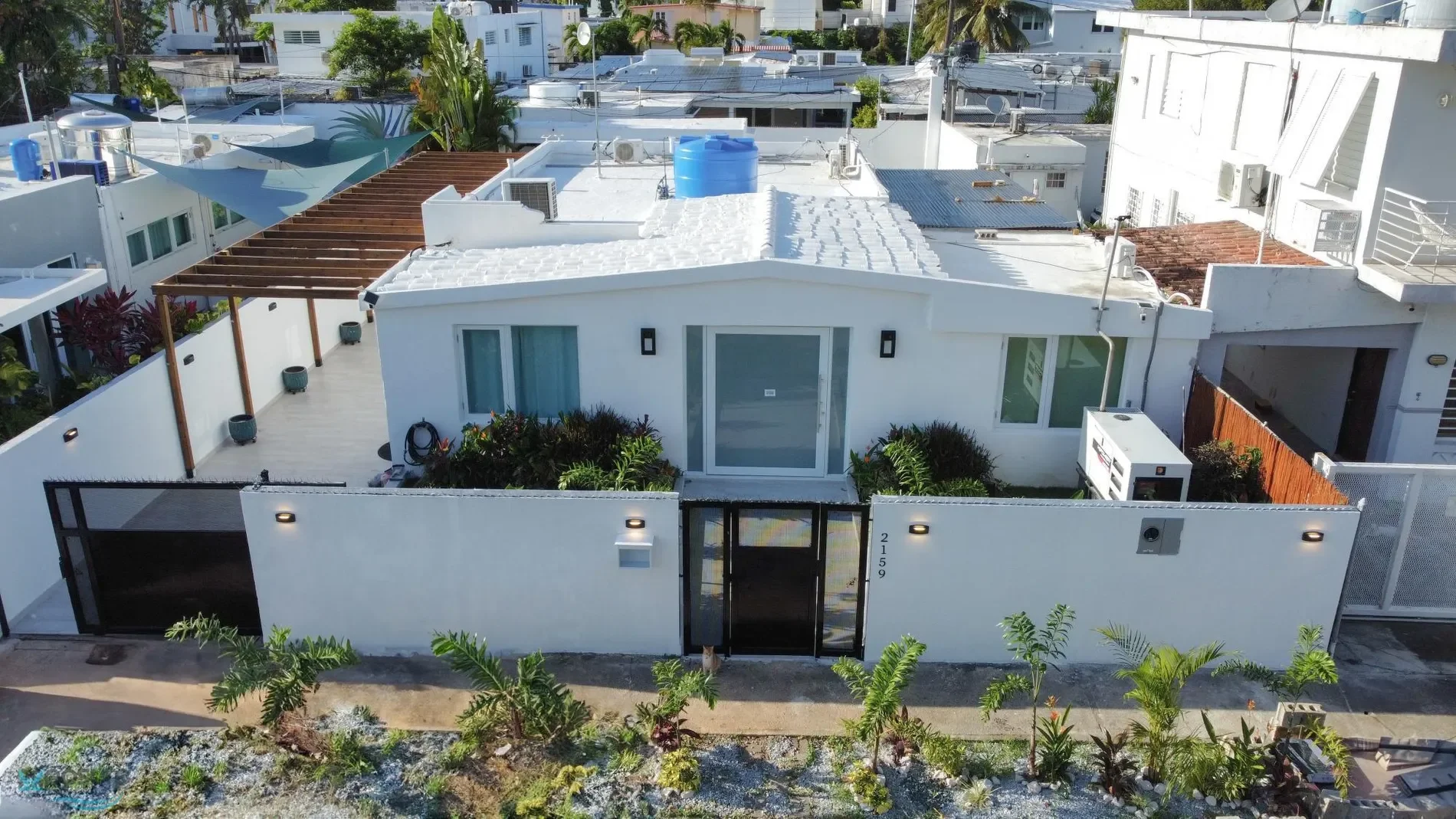 Exterior photo 9