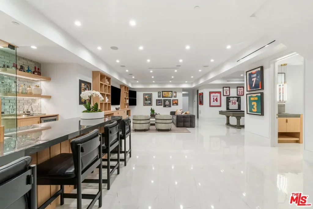 17228 Otsego Street, Los Angeles, California, United States. - Photo 2