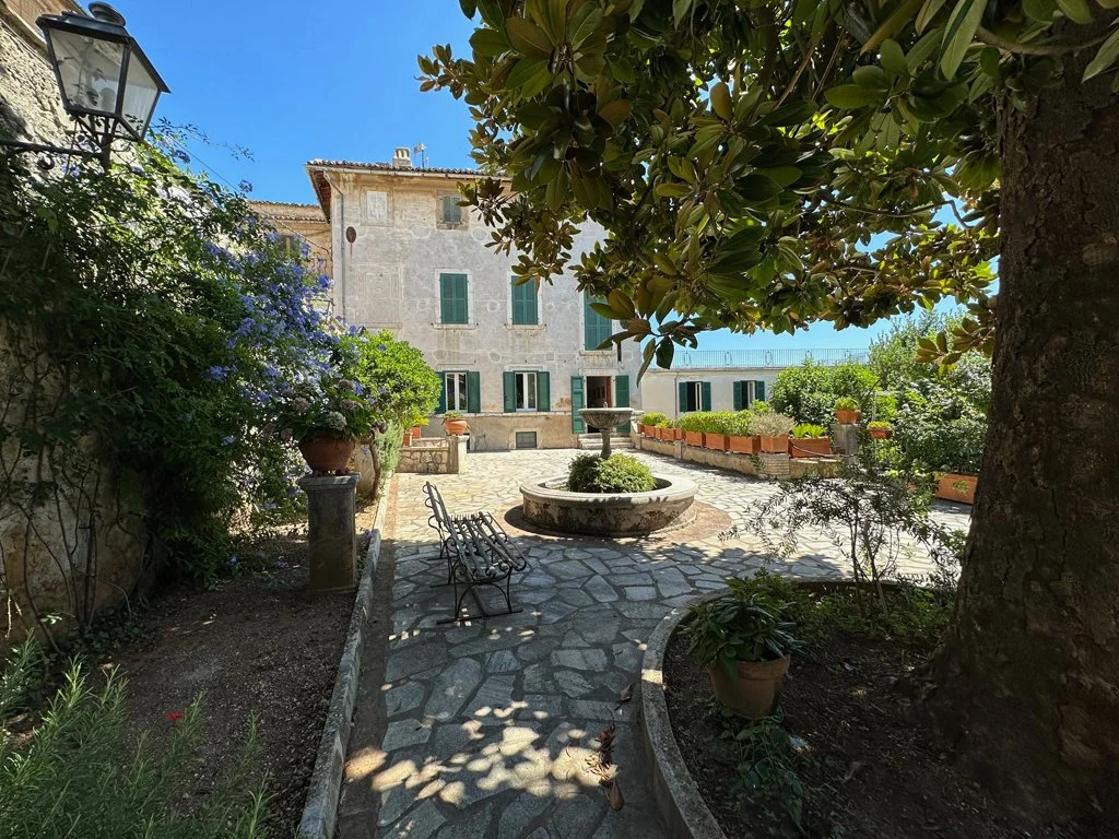 Exterior photo 10