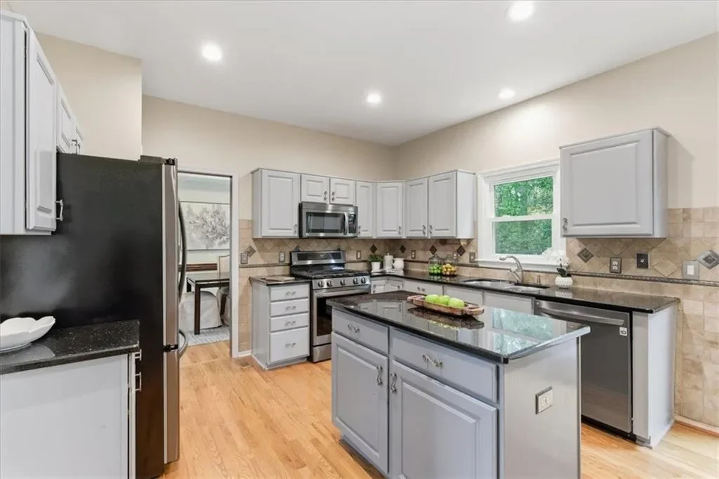 535 Tumbling Creek Drive, Alpharetta, Georgia, United States. - Photo 12