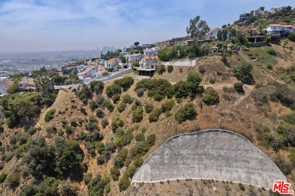1842 N Crescent Heights Boulevard, Los Angeles, California, United States. - Photo 13