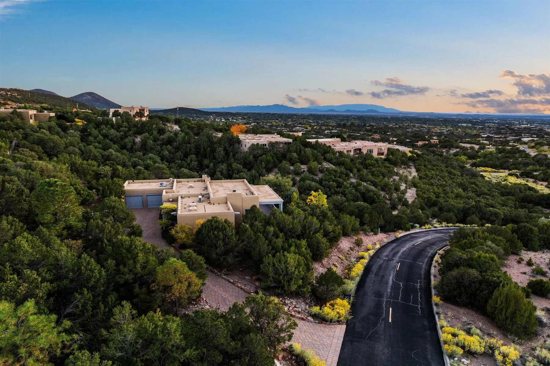 1420 Canada Del Sur, Santa Fe, NM 87501, Santa Fe, New Mexico, United States. - Photo 54