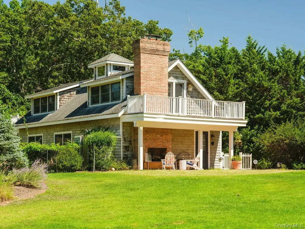 10947 N Bayview Road, Southold, New York, United States. - Photo 2