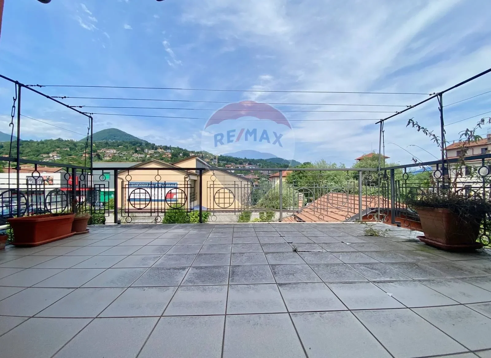 Corso Cairoli, Intra, Piedmont, Italy. - Photo 3