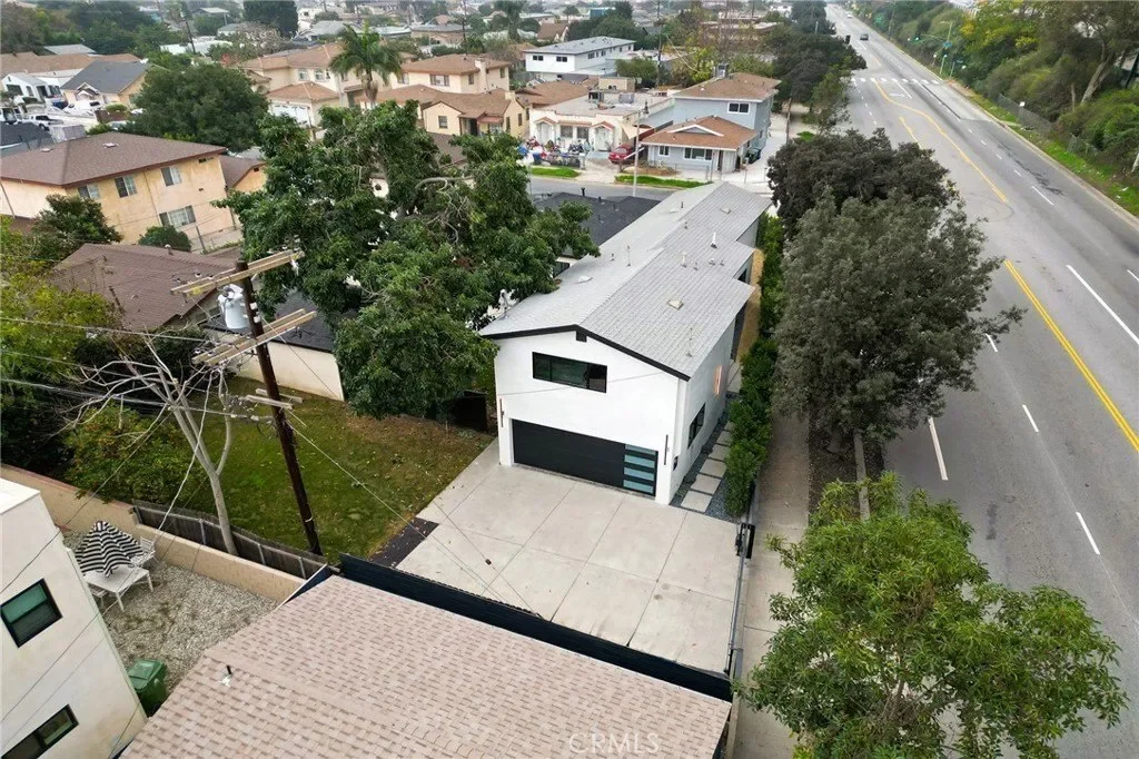 Exterior photo 10