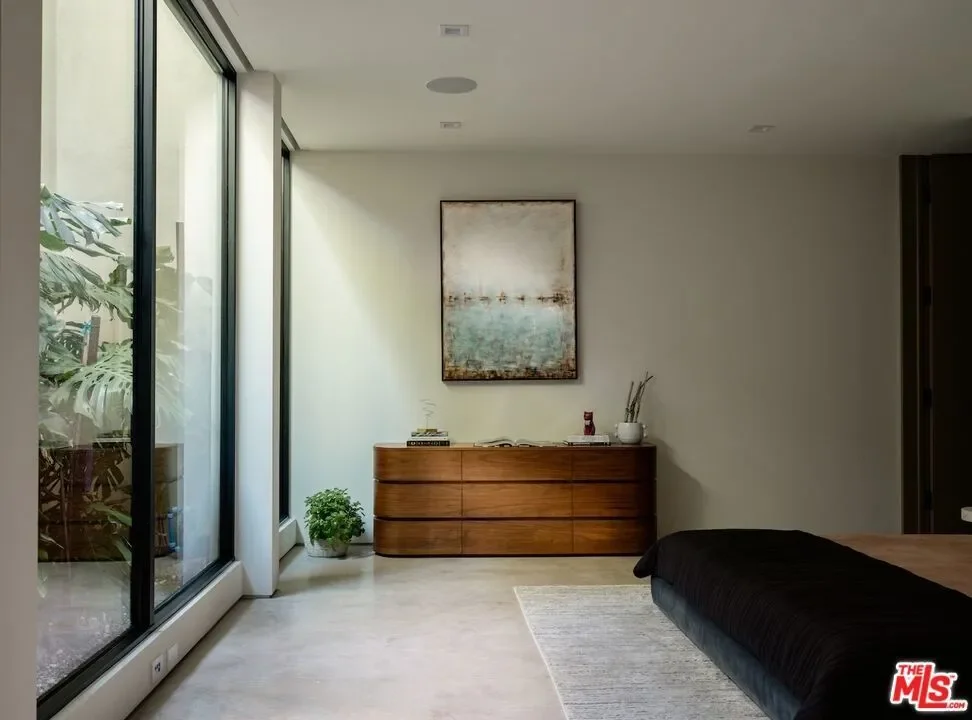 3748 Berry Drive, Los Angeles, California, United States. - Photo 20