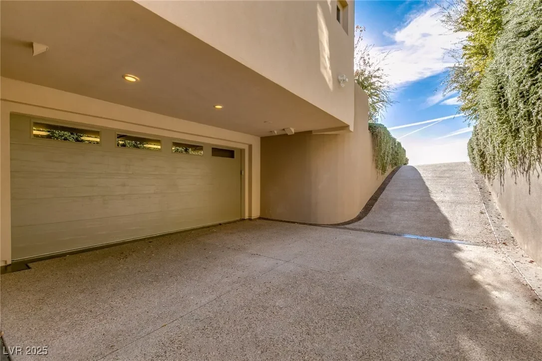 30 Meadowhawk Lane, Las Vegas, Nevada, United States. - Photo 62