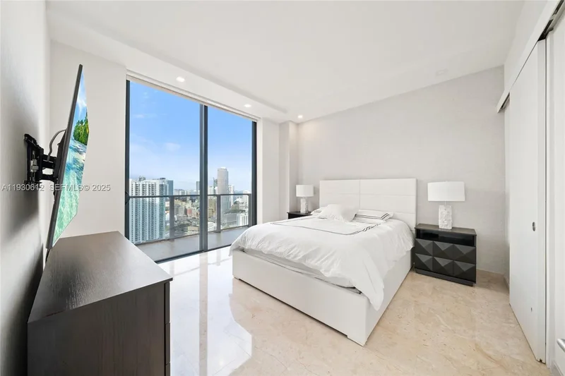 88 SW 7th St 3212, Miami, FL, 33130, USA, Miami, Florida, United States. - Photo 33