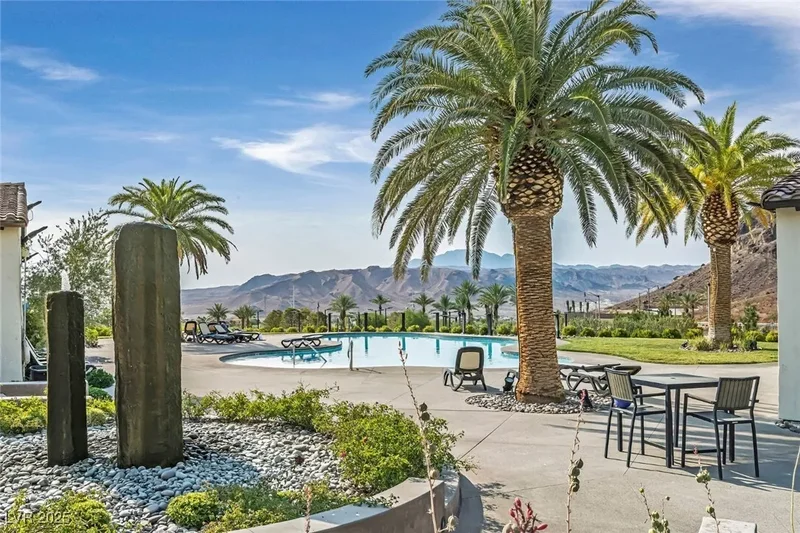 8 Hilltop Crest Street, Henderson, NV 89011, Henderson, Nevada, United States. - Photo 34