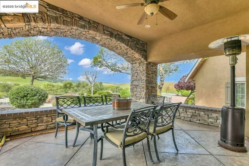9050 Deer Valley Rd, Brentwood, California, United States. - Photo 35