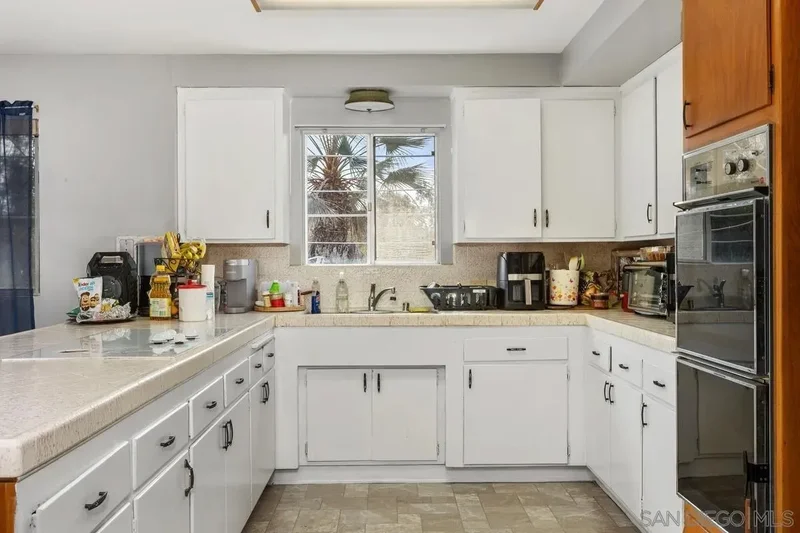 3000 Blackwell Dr, Vista, California, United States. - Photo 9