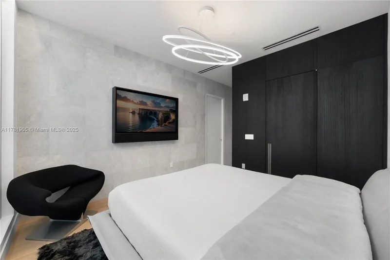 304 Ocean Dr 102, Miami Beach, Florida, United States. - Photo 16