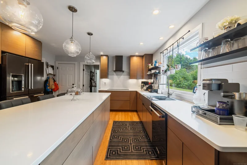 7 Charter Ridge Drive, Newtown, Connecticut, United States. - Photo 4