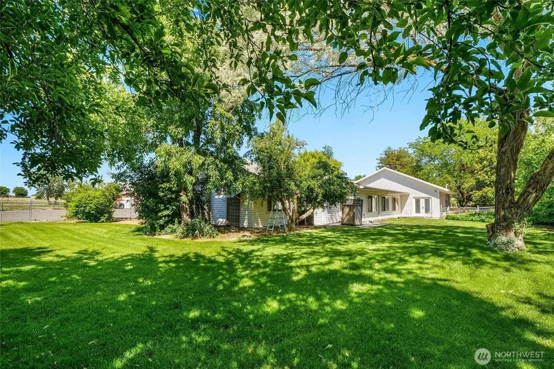 11801 Road K Ne, Moses Lake, WA 98837, Moses Lake, Washington, United States. - Photo 8